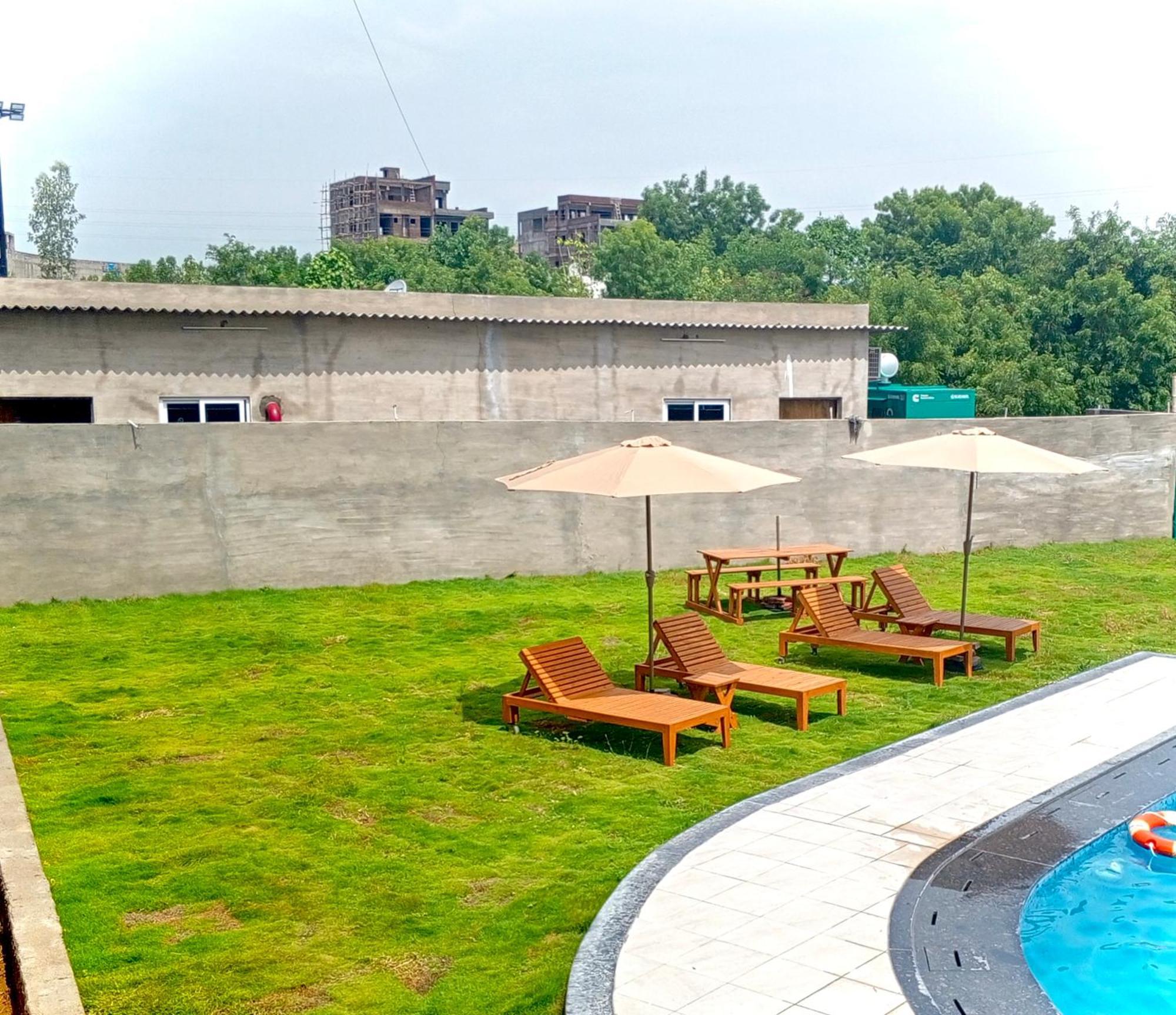 Hotel The Scenic Unity Garudeshwar Exterior foto